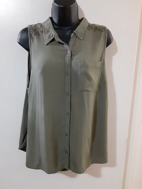 Arizona Jean Co. Olive Green Lace Accent Sleeveless Top XL